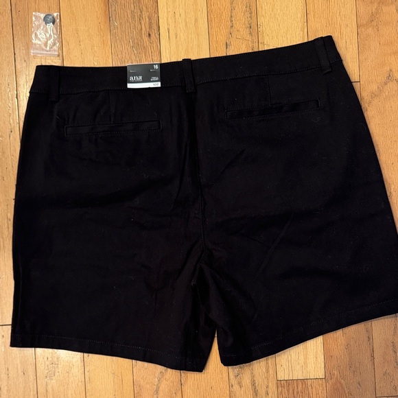 Ana | Twill Black Shorts | size 16 | 7” inseam | pockets | NWT - Picture 4 of 4